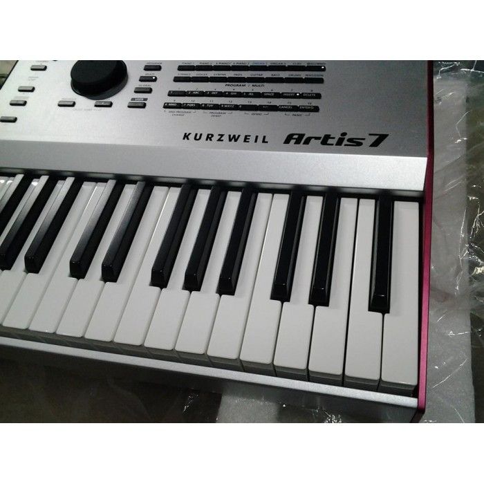 Kurzweil Artis 7 con librerie