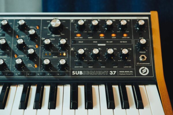 Moog Subsequent 37 Synth con librerie aggiuntive / possibile permuta - immagine 6