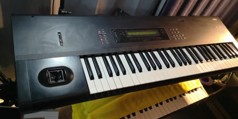 KORG M1 61 KEYS Synth Workstation con librerie aggiuntive