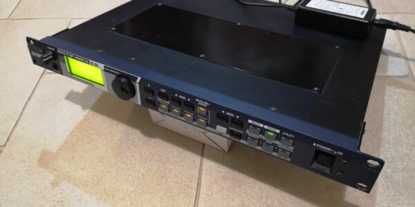 YAMAHA MOTIF ES RACK / POSSIBILE SCAMBIO PERMUTA