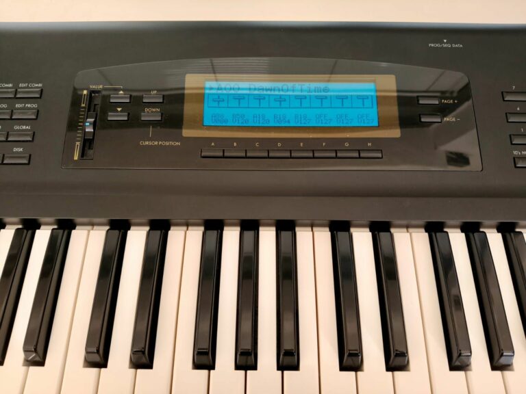 Korg 01/W FD con Display sostituito | possibile permuta ( 01w 01 w )