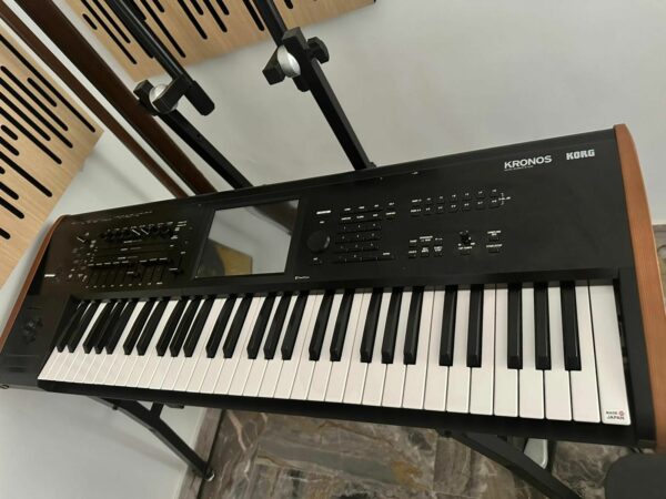 Korg Kronos 2 61BAG o 73, librerie aggiuntive scambio permuto con nord stage 3 - immagine 6