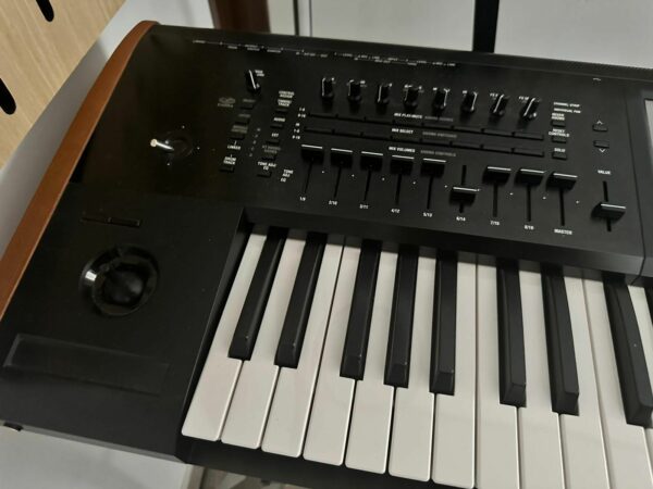 Korg Kronos 2 61BAG o 73, librerie aggiuntive scambio permuto con nord stage 3 - immagine 8