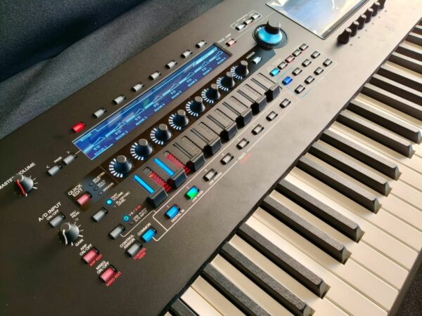 YAMAHA Montage M8X AG con librerie aggiuntive e bag| possibile permuta - immagine 2
