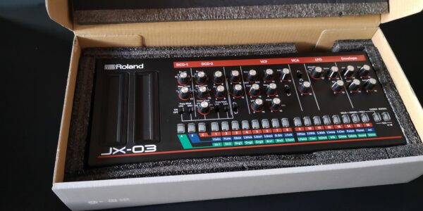 ROLAND JX-03 - Boutique - possibilità di scambio o permuta ( jx03 jx 03 )