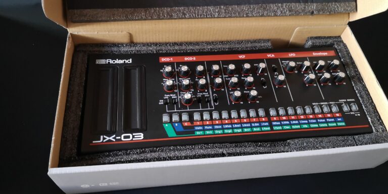 ROLAND JX-03 - Boutique - possibilità di scambio o permuta ( jx03 jx 03 )
