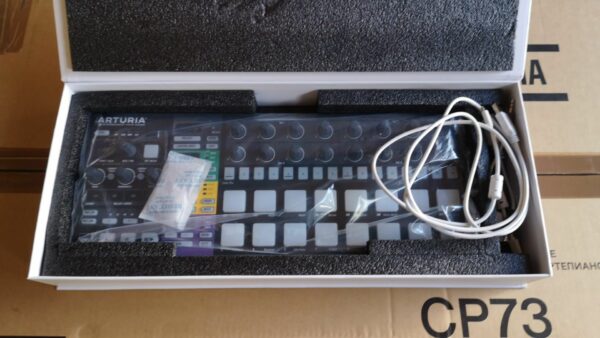 ARTURIA BEATSTEP PRO BLACK - possibile permuta - immagine 2