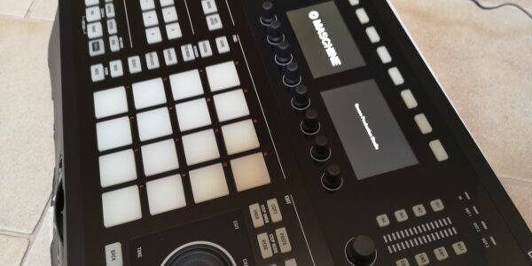 NATIVE INSTRUMENTS Maschine Studio / possibile permuta o scambio - immagine 8