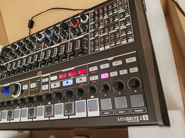 Arturia Minibrute 2s possibilità di scambio o permuta - immagine 2