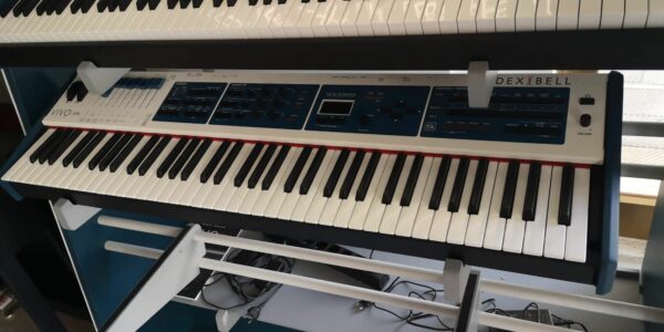 DEXIBELL VIVO S10 L STAGE PIANO PORTATILE 76 TASTI / possibile permuta  ( s10l ) - immagine 2