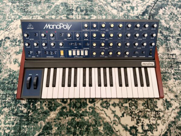 Behringer Monopoly synth con borsa | possibilità di permuta