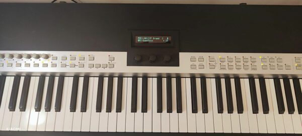 Yamaha cp5 stage piano con pedale sustain e manuali | possibilità di permuta - immagine 2