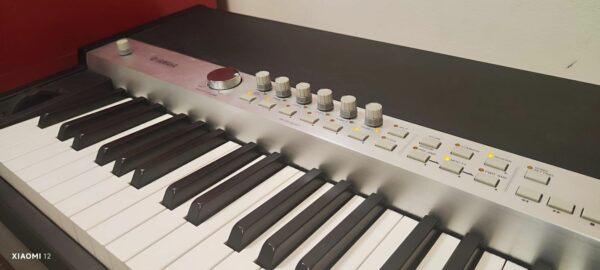 Yamaha cp5 stage piano con pedale sustain e manuali | possibilità di permuta - immagine 3