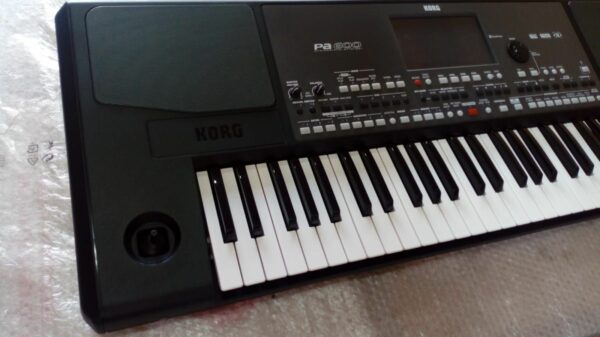 Korg Pa600 con borsa originale / possibilità di permuta - immagine 2