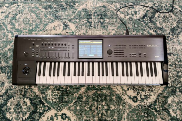 Korg Kronos X 61 e librerie aggiuntive Gator GK61 Trolley possibilità di permuta