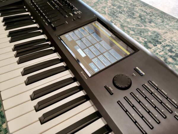 Korg Kronos X 61 e librerie aggiuntive Gator GK61 Trolley possibilità di permuta - immagine 3