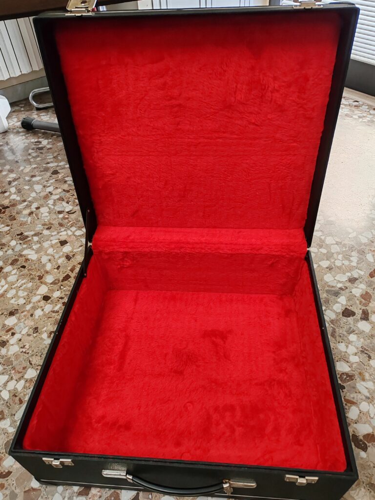 Custodia rigida per fisarmonica - dimensioni 55 48 22 cm - condizioni perfette