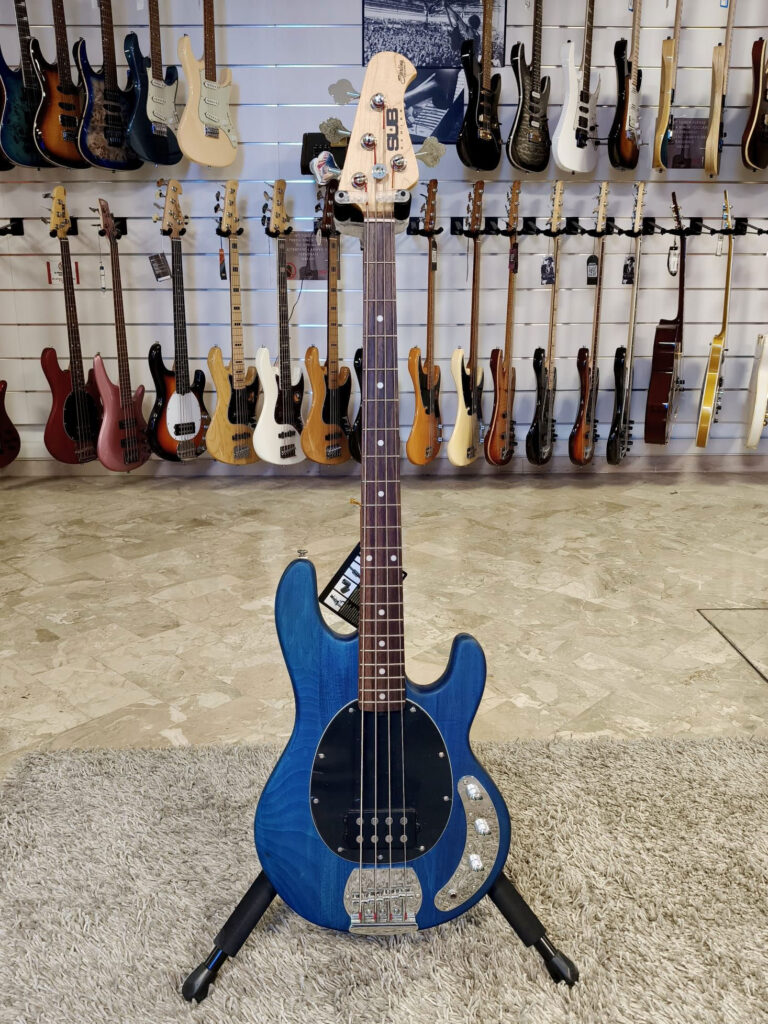 Sterling by Music Man Ray 4  Stingray blue satin - possibilità di permute