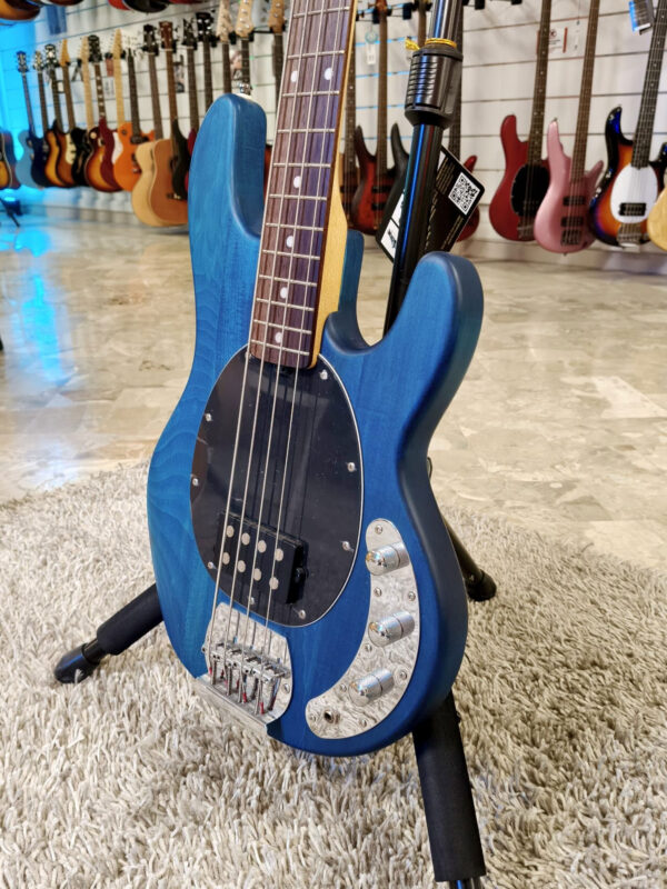 Sterling by Music Man Ray 4  Stingray blue satin - possibilità di permute - immagine 3
