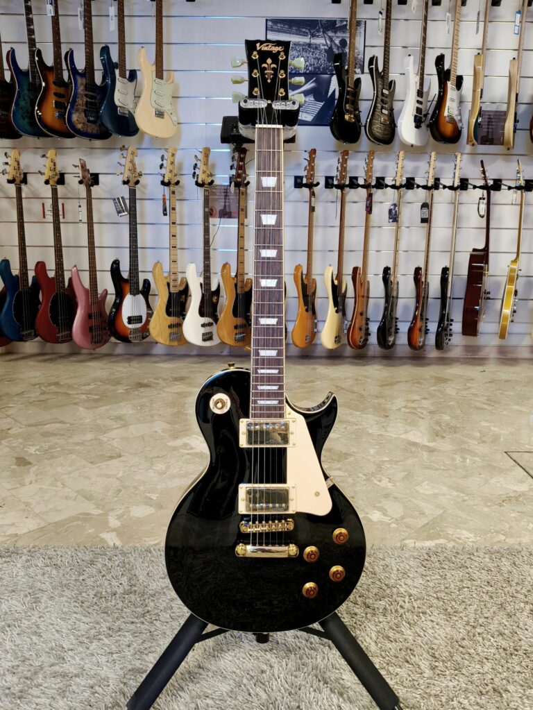 Vintage V100 Les Paul Reissued Gloss Black - possibilità di permuta