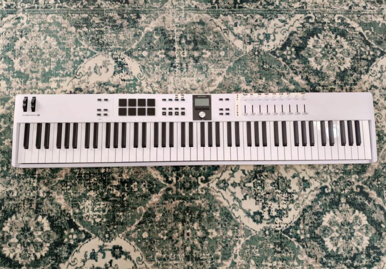 Arturia KeyLab Essential 88 mk3 - master keyboard a 88 tasti