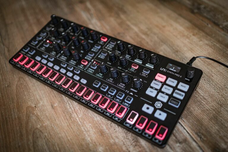 IK Multimedia UNO Synth Pro X / Uno synth pro - possibilita di permuta