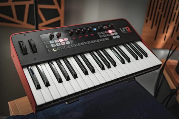 IK Multimedia UNO Synth Pro X / Uno synth pro - possibilita di permuta - immagine 4