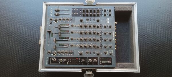 Mixer Allen & Heat Xone 92 + Flightcase | Possibile permuta