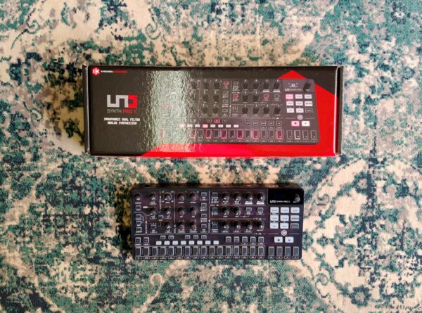 IK MULTIMEDIA Uno Synth Pro X SINTETIZZATORE ANALOGICO | Possibile Permuta