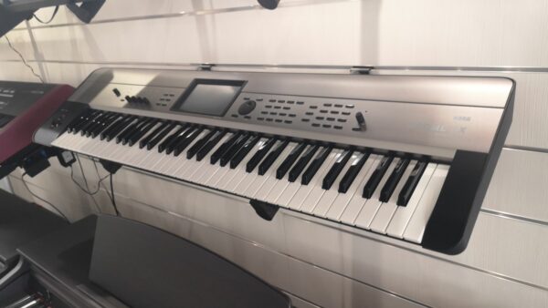 KORG KROME 73 EX con librerie aggiuntive / Possibile permuta